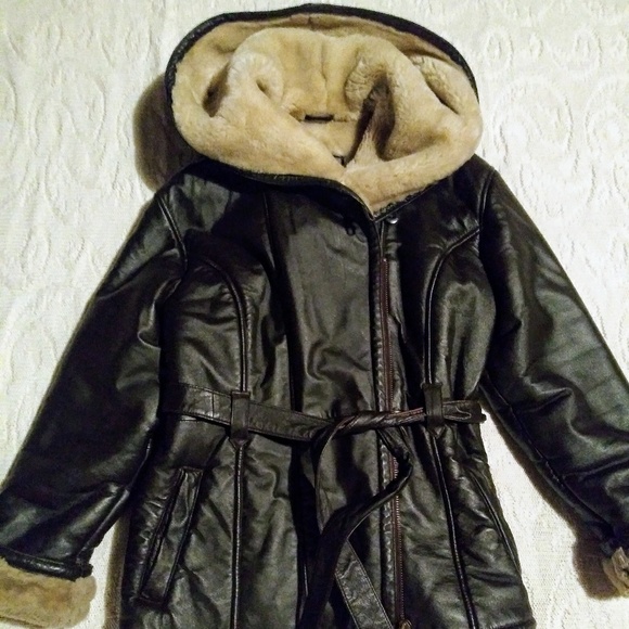 Vintage Jackets & Blazers - Amazing vintage faux fur lined leather coat. Vintage Jackets & Blazers - Amazing vintage faux fur lined leather coat.